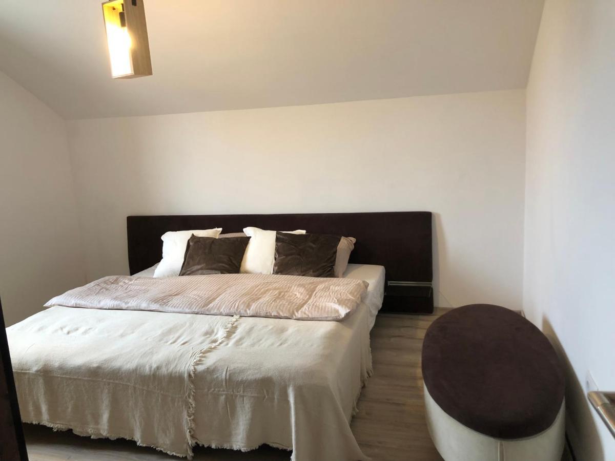 Garden House Appartement Kranj Buitenkant foto
